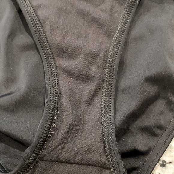 👙 New Victoria’s Secret Size Small Bikini Bottoms 👙 - Picture 9 of 9